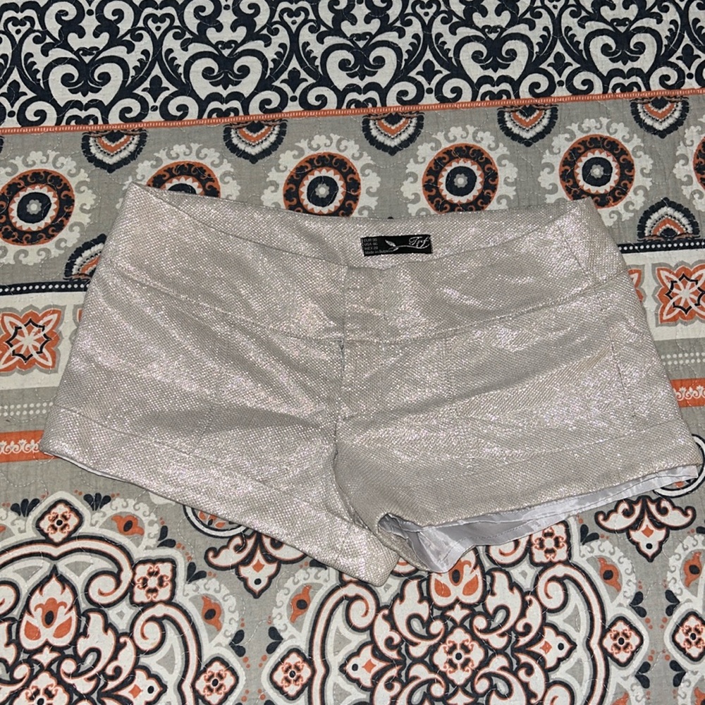 ‼️SALE‼️🩶Trf BNWOT Metallic Mini Shorts🩶